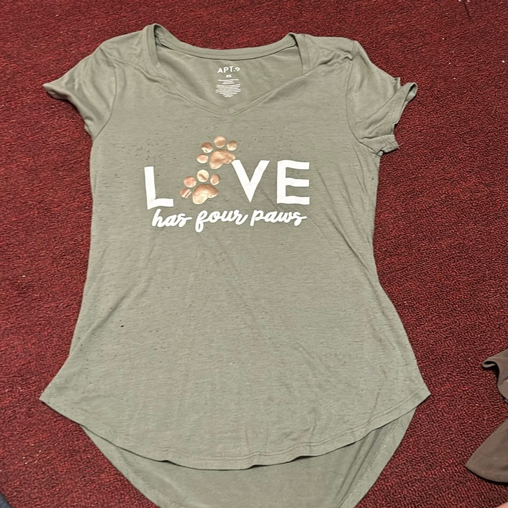 Women’s green shirt